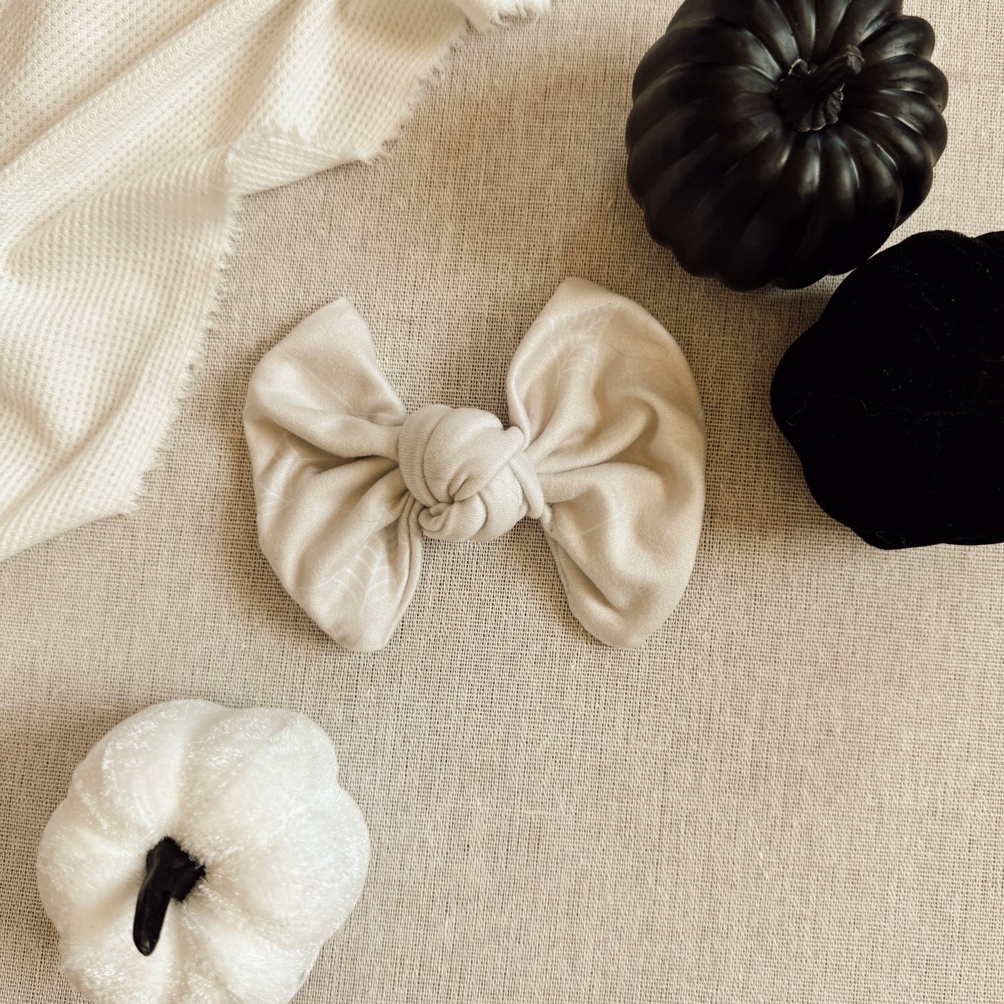 SPOOKY SEASON BOWS