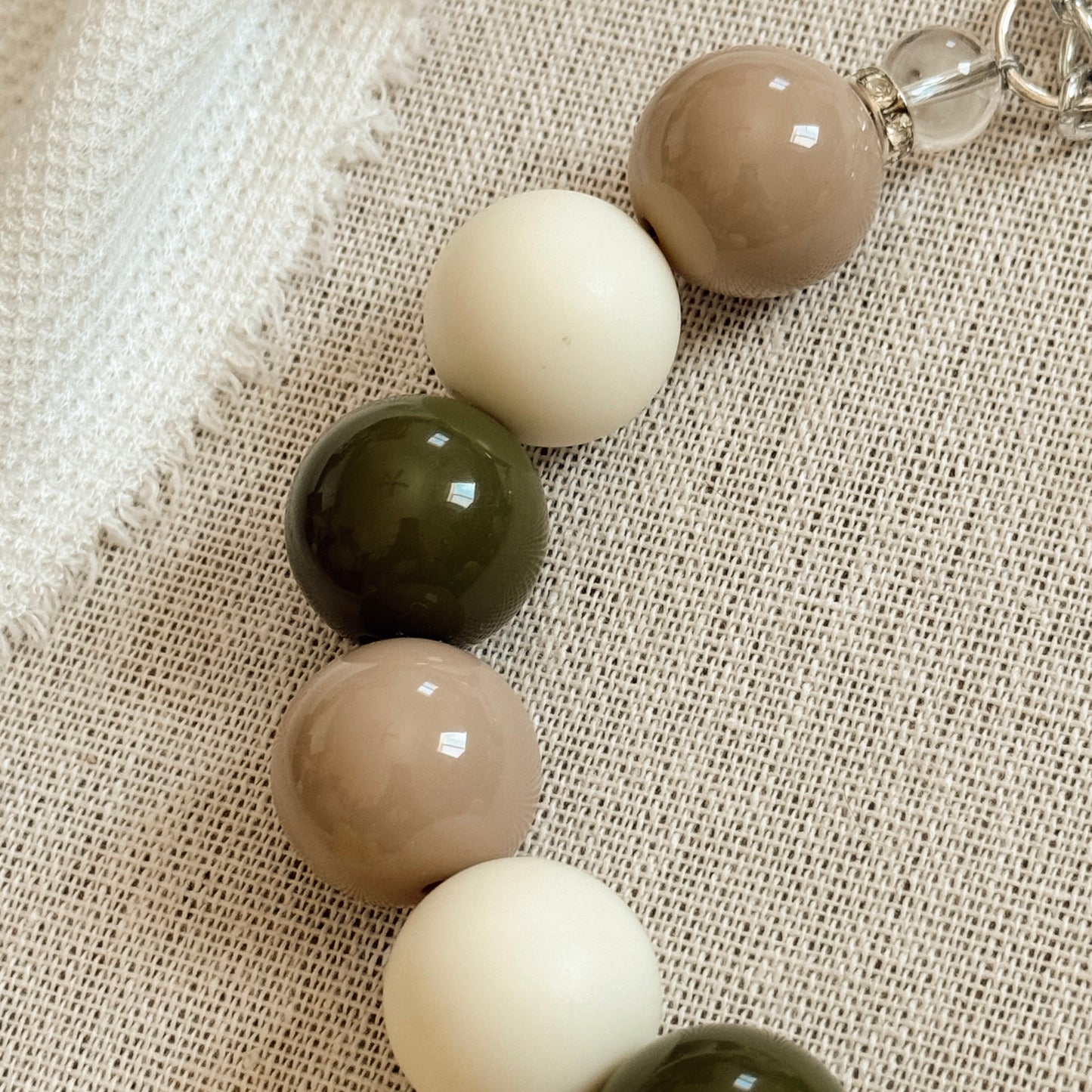 MISTLETOE NECKLACE