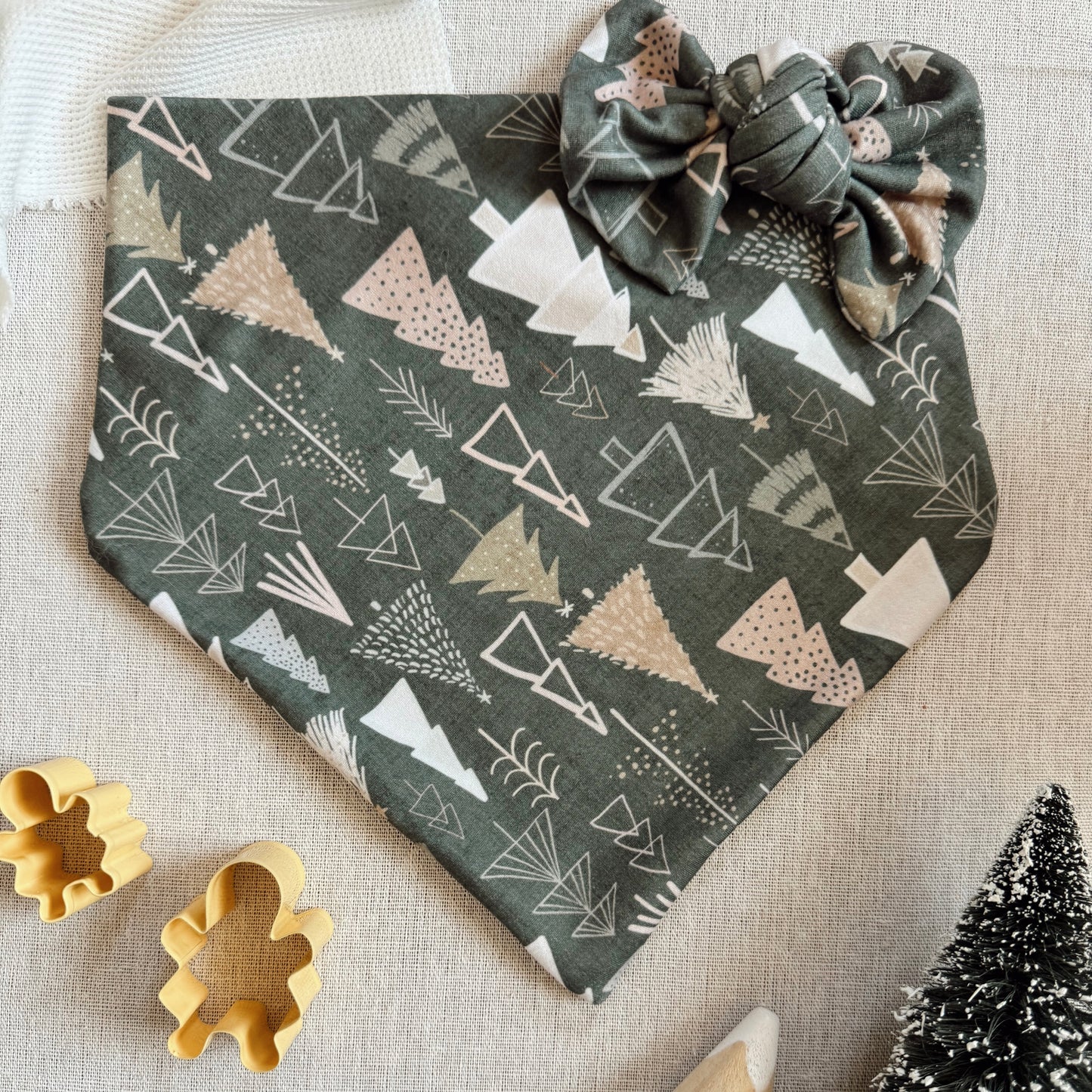 JOLLY GREEN XMAS TREES BANDANA - SUPER SOFT