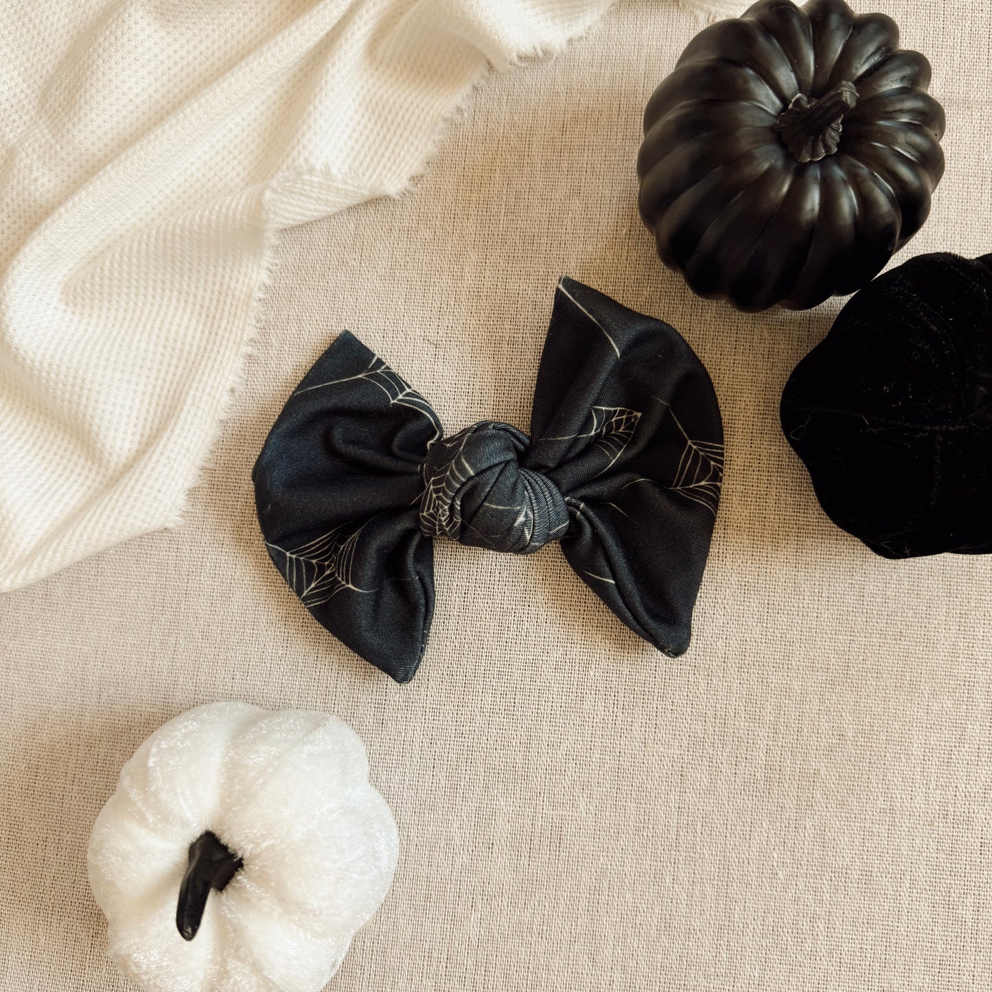 SPOOKY SEASON BOWS