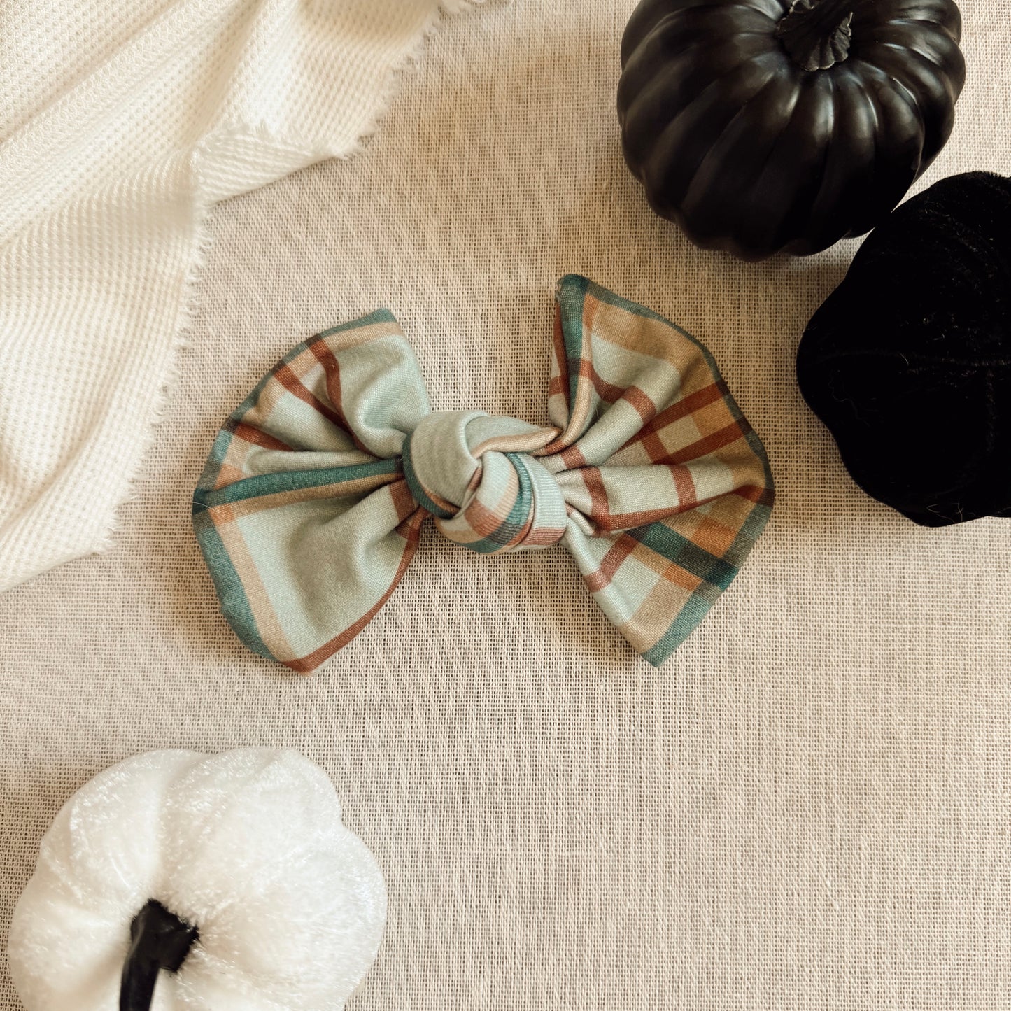 PERFECTLY PLAID BOWS