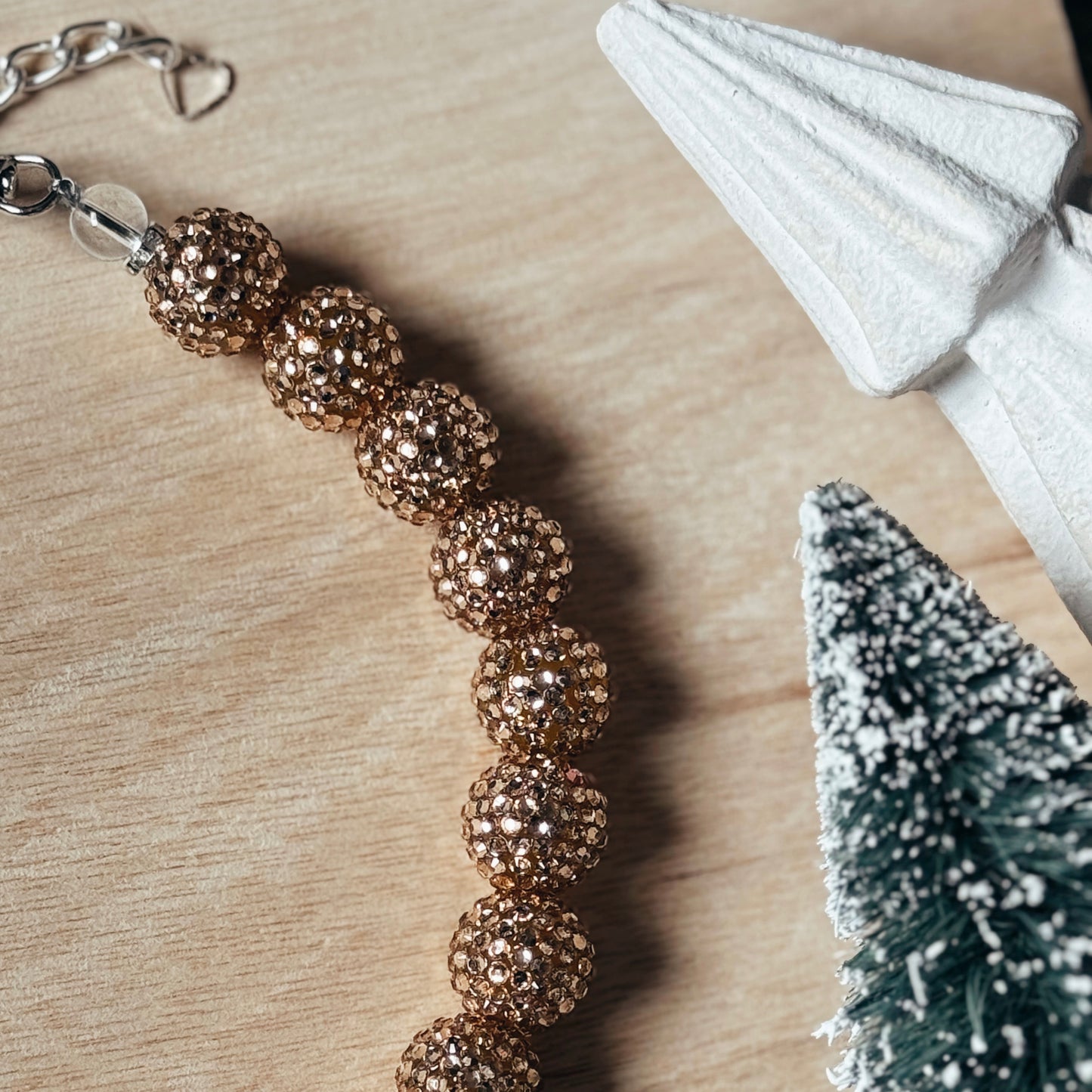 DAZZLING GOLD NECKLACE