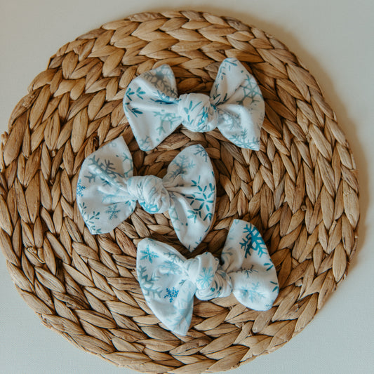 SNOWFLAKE BOW (NOT A SET SOLD SINGULAR)
