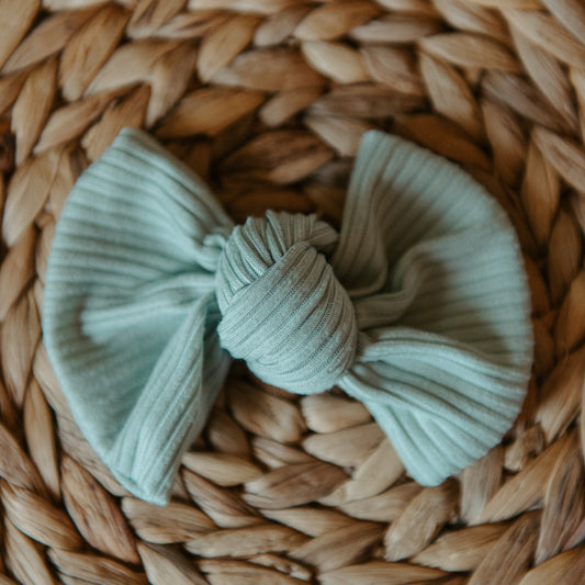 MINT GREEN BOW (NOT A SET SOLD SINGULAR)