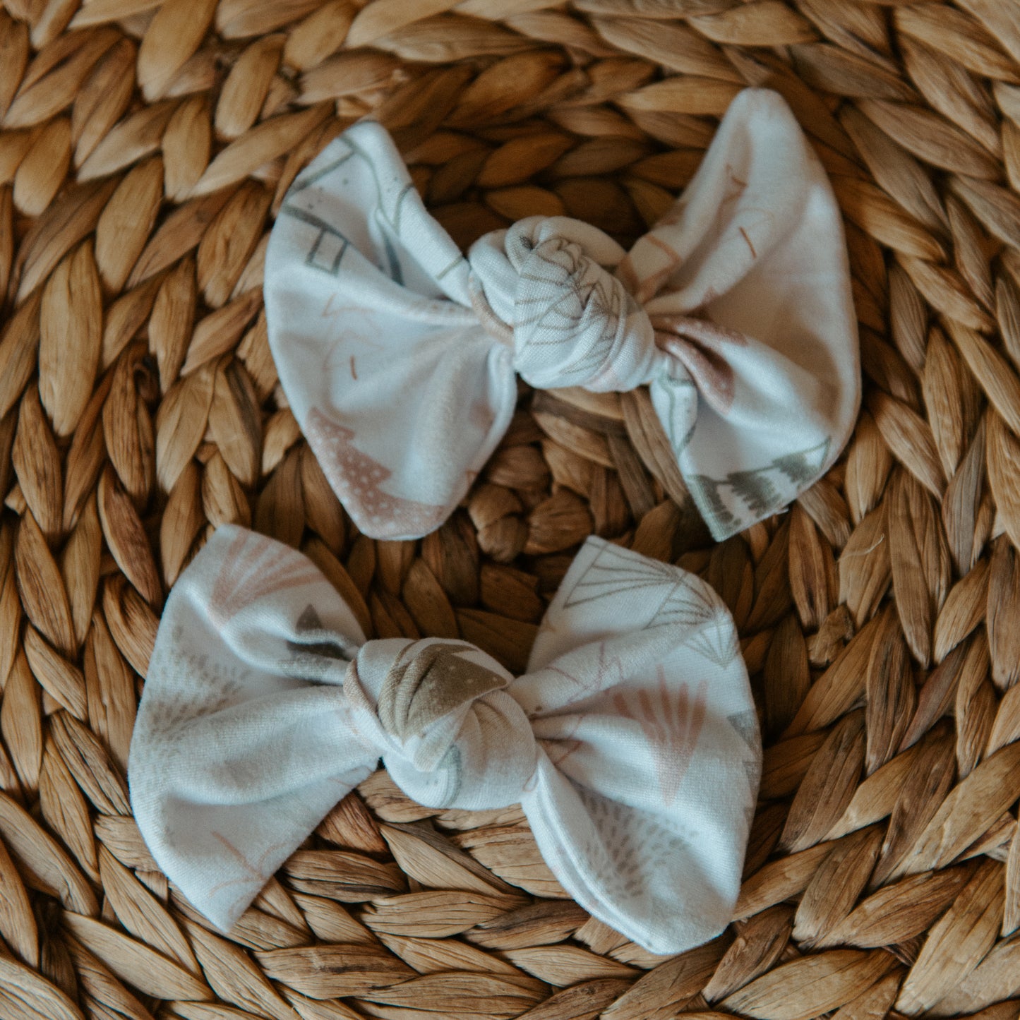 WINTER WONDERLAND BOW (NOT A SET SOLD SINGULAR)