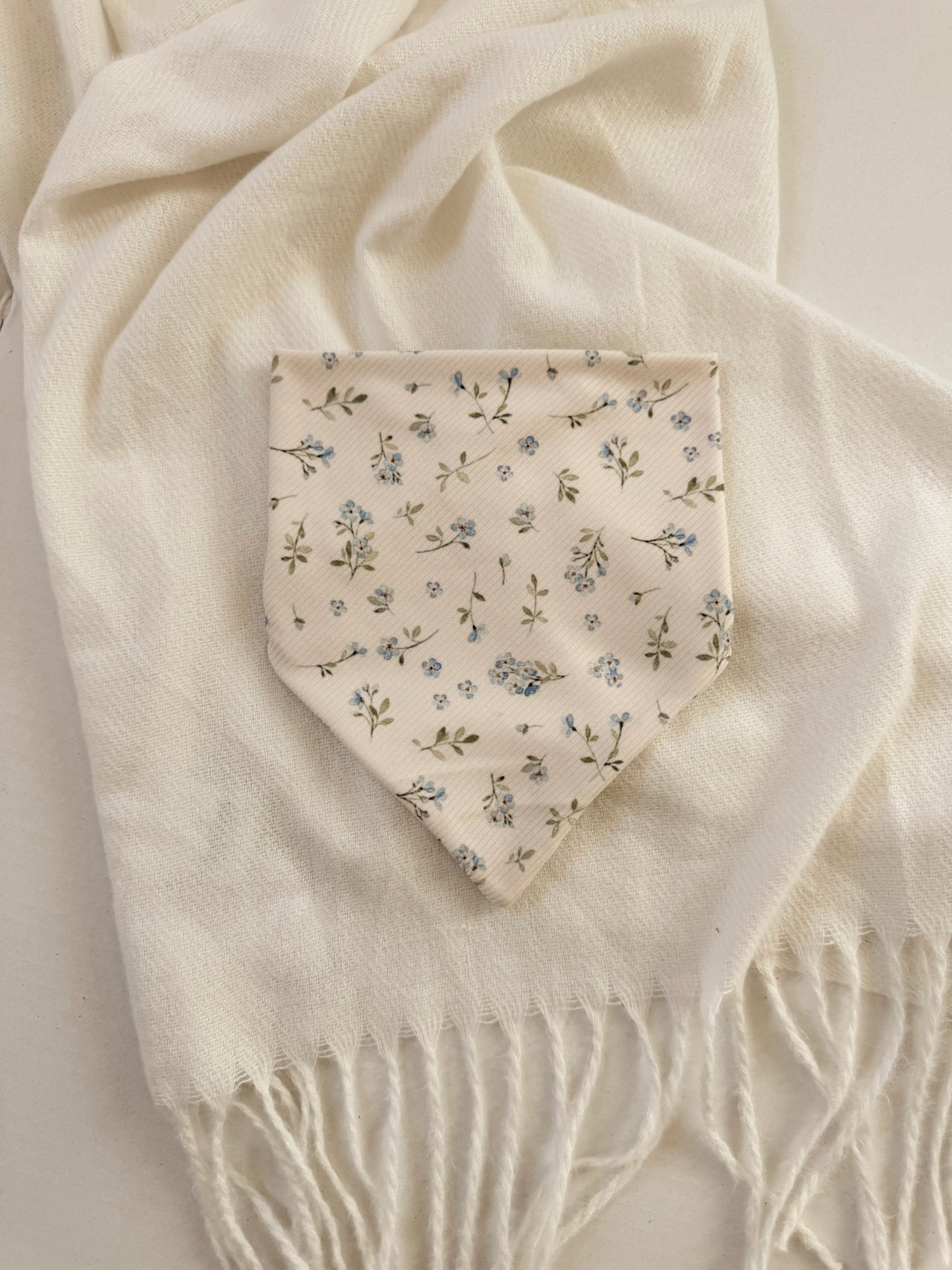 BLUE FLORAL - SUPER SOFT